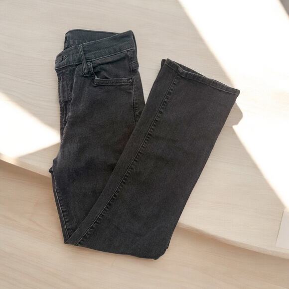 MotherInsider crop in "Not Guilty" black wash denim jeanssize 26